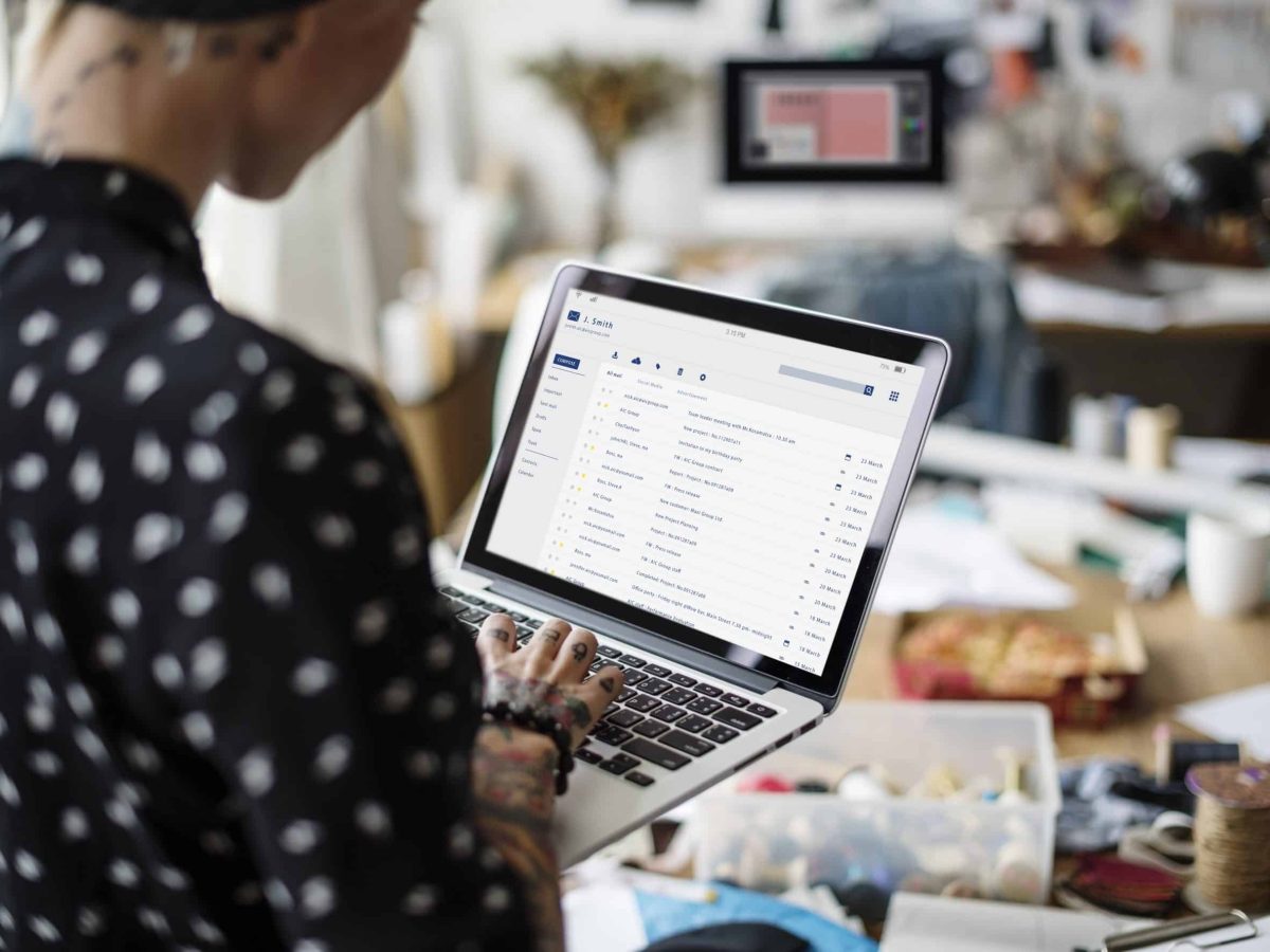 Email inbox message list online interface Email inbox message list online interface
